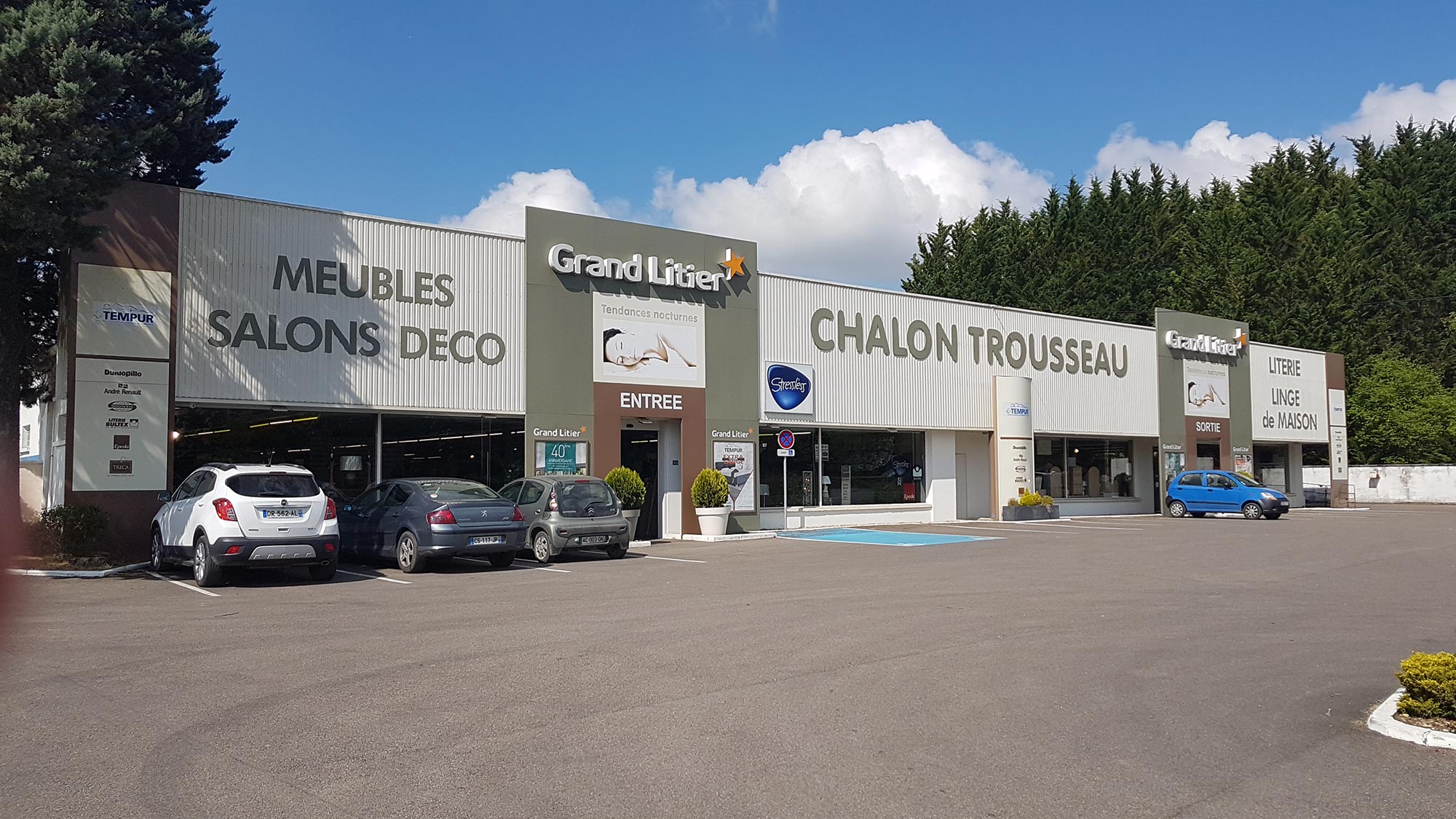 Le magasin Chalon Trousseau à Epervans